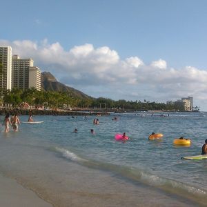 Meet your Posher, Carla